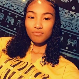 Meet your Posher, Myra